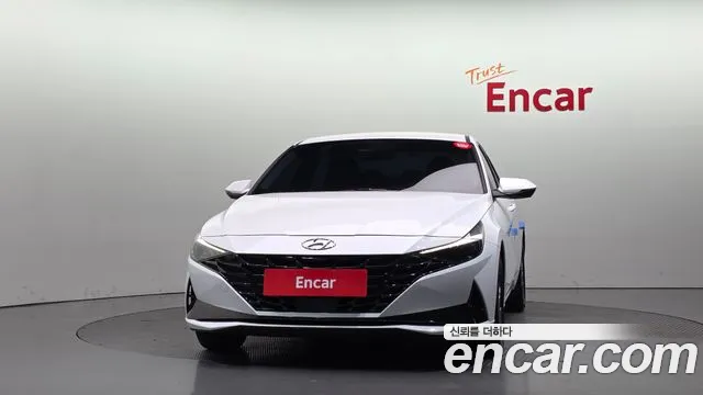 Hyundai Avante CN7 — Фото автомобиля 3