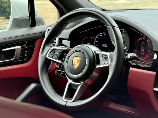 Porsche Cayenne 2018 Cayenne 3.0T — Фото автомобиля 11