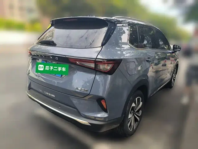 Wuling Asta — Фото автомобиля 4