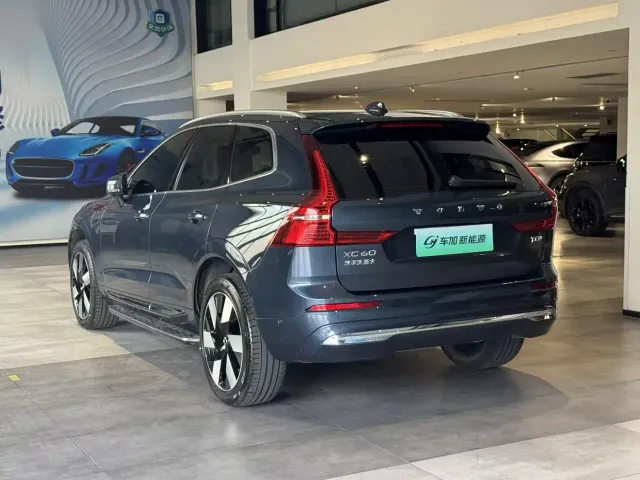 Volvo XC60 — Фото автомобиля 7