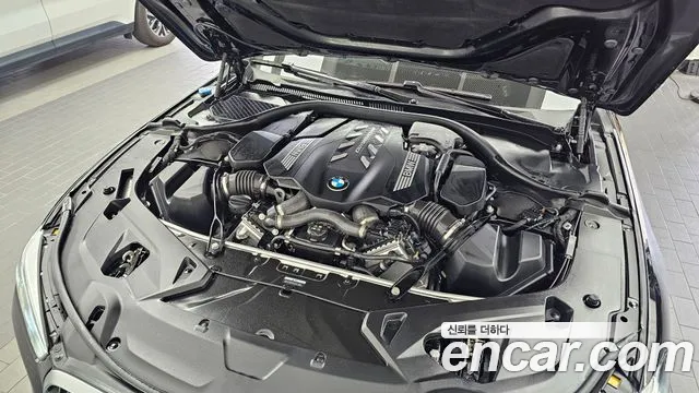 BMW 8 Series — Фото автомобиля 9
