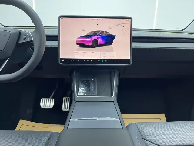 Tesla Model Y — Фото автомобиля 24
