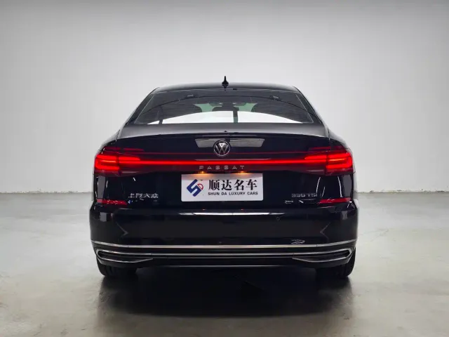 Volkswagen Passat — Фото автомобиля 3