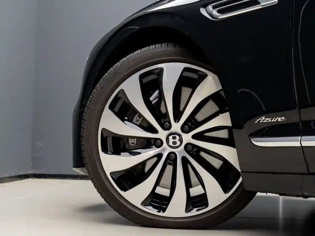 Bentley Flying Spur — Фото автомобиля 6