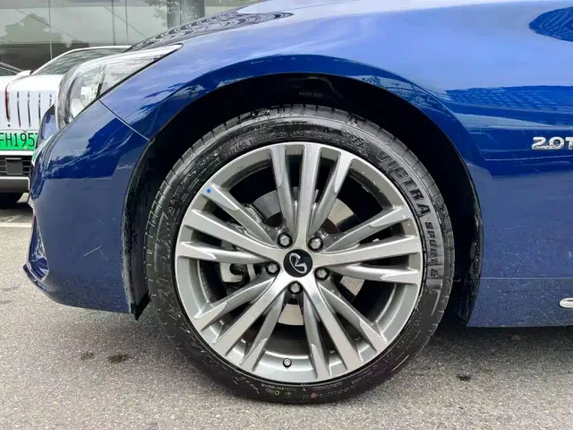 Infiniti Q50L — Фото автомобиля 4