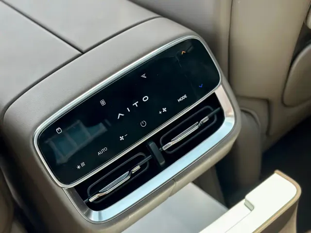 Aito M7 — Фото автомобиля 6
