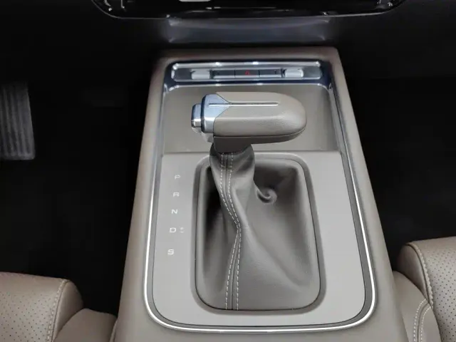 Wuling Starlight 560 — Фото автомобиля 13