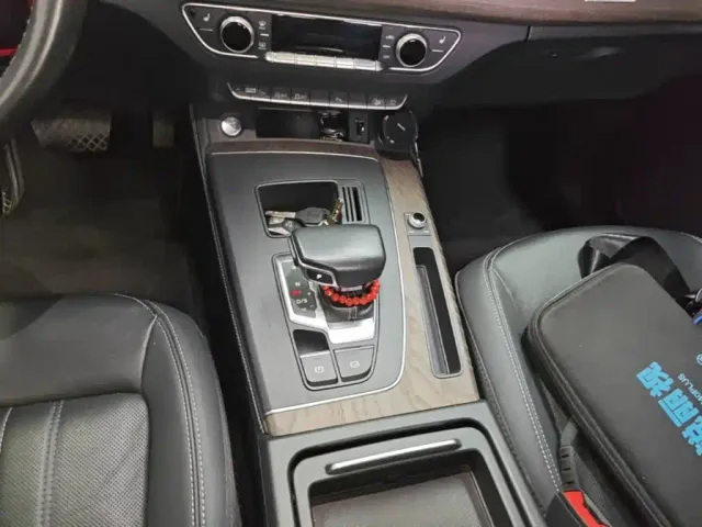 Audi Q5L — Фото автомобиля 13