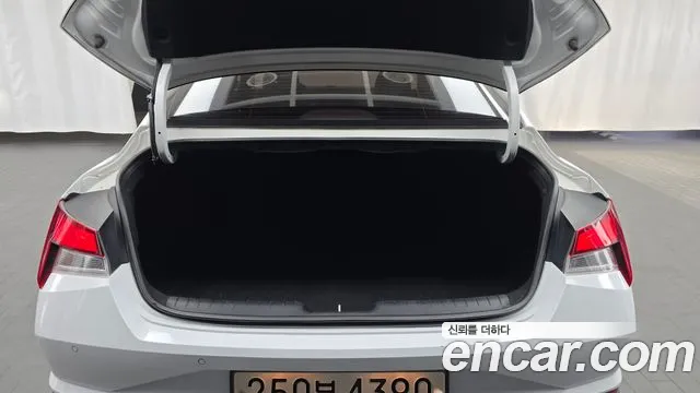 Hyundai AVANTE Avante (CN7) — Фото автомобиля 20