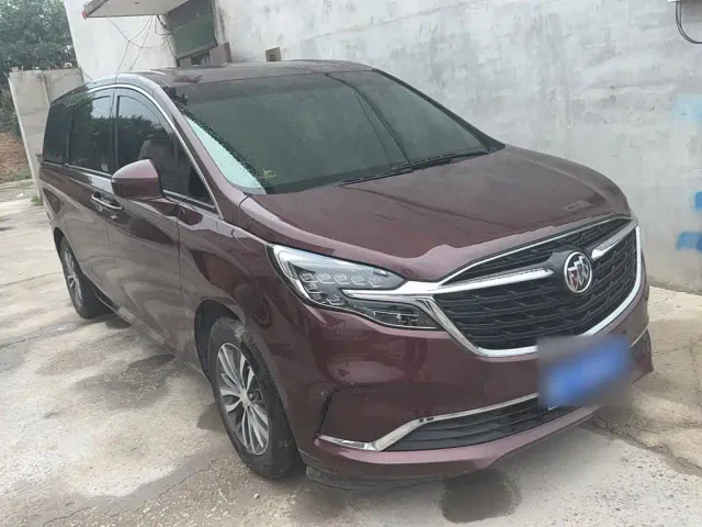 Buick GL8 — Фото автомобиля 3