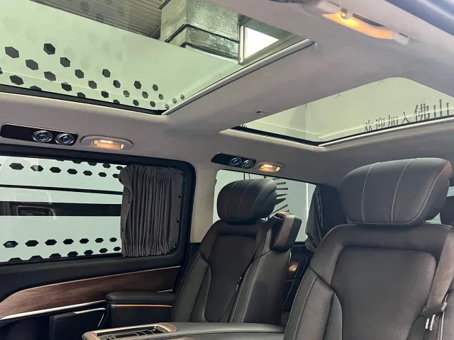 Mercedes-Benz V-Class — Фото автомобиля 14