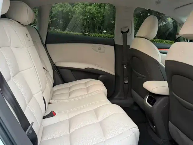 IM Motors LS6 — Фото автомобиля 15