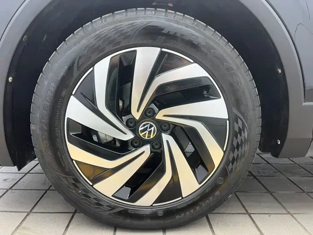 Volkswagen Tiguan L — Фото автомобиля 21