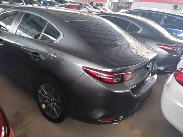 Mazda Axela — Фото автомобиля 4