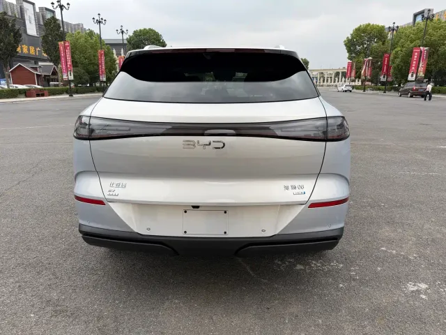 BYD Sealion 06 — Фото автомобиля 6