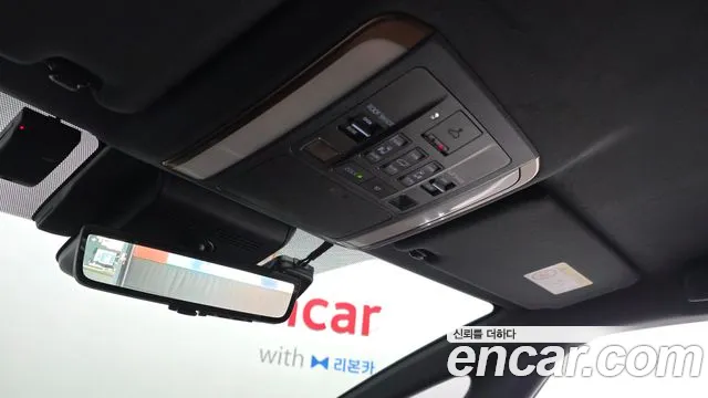 Toyota Alphard — Фото автомобиля 24