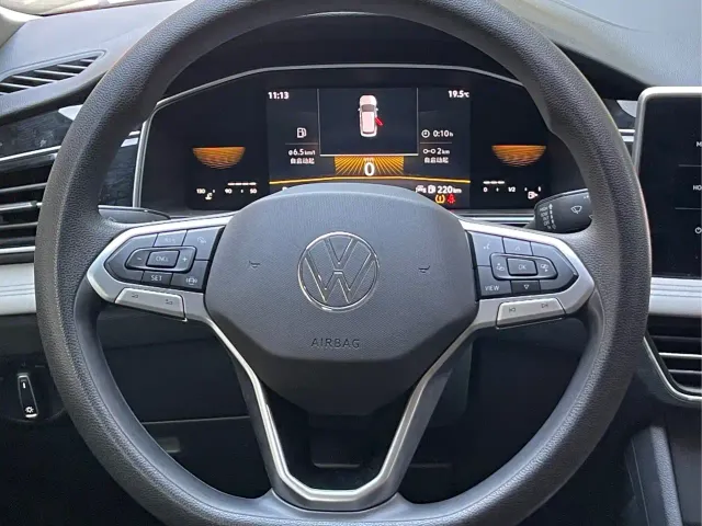 Volkswagen Tiguan L — Фото автомобиля 9