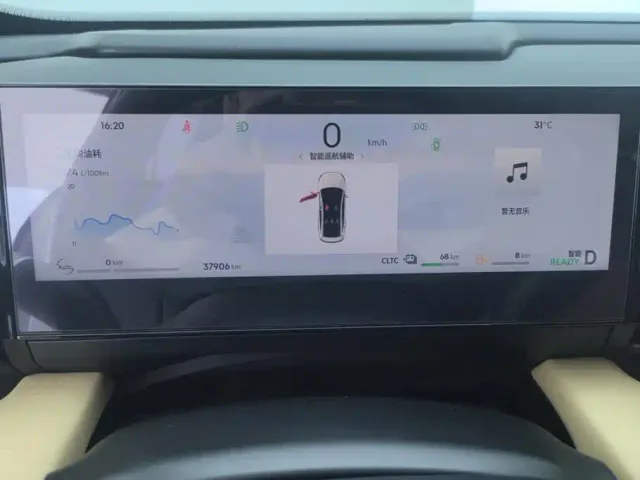 Geely Galaxy L6 — Фото автомобиля 14