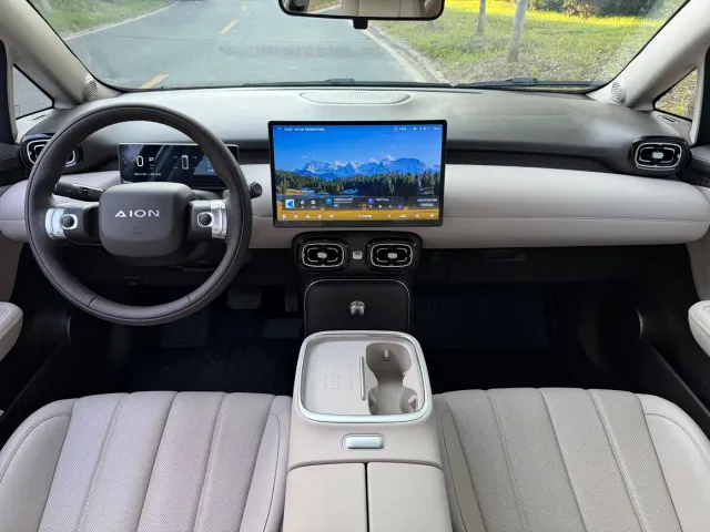 GAC Aion UT — Фото автомобиля 5
