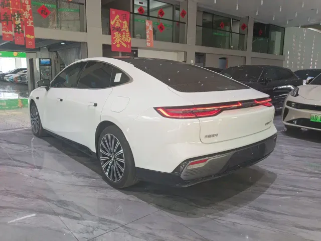 Geely Galaxy Xingyao 8 — Фото автомобиля 26