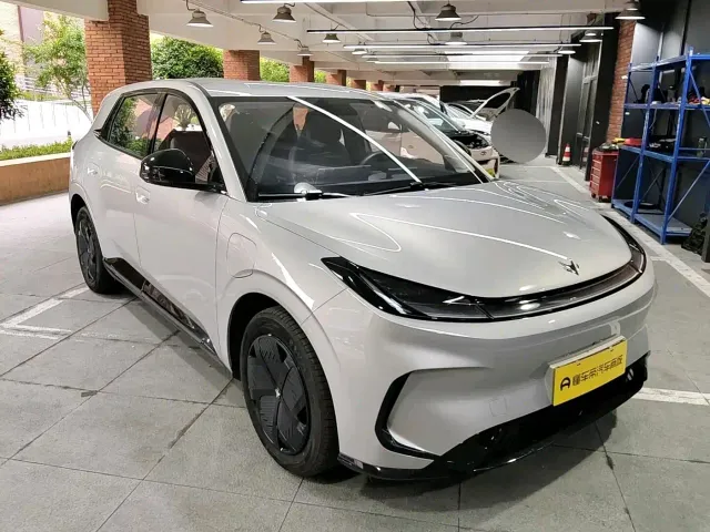 Arcfox T1 — Фото автомобиля 6
