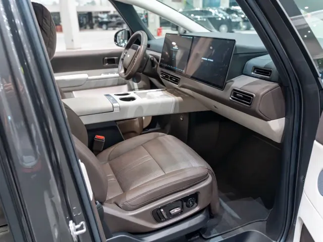 Li Auto MEGA — Фото автомобиля 10