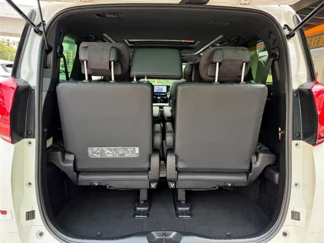 Toyota Alphard — Фото автомобиля 6