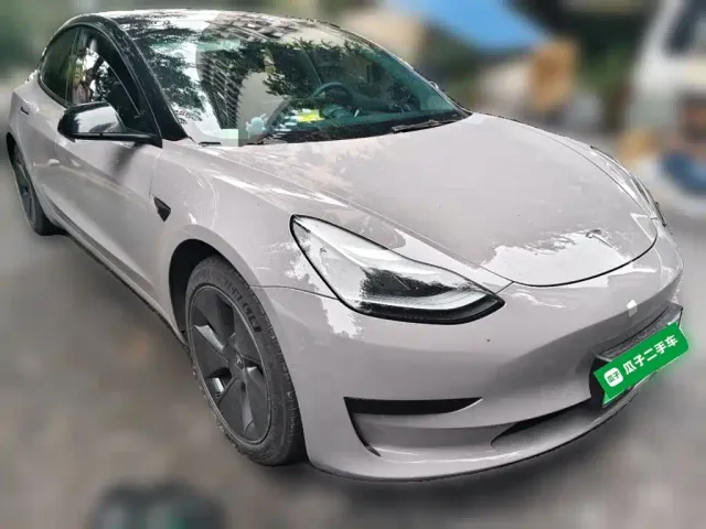Tesla Model 3 — Фото автомобиля 24
