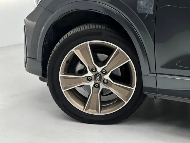 Audi Q2L — Фото автомобиля 15