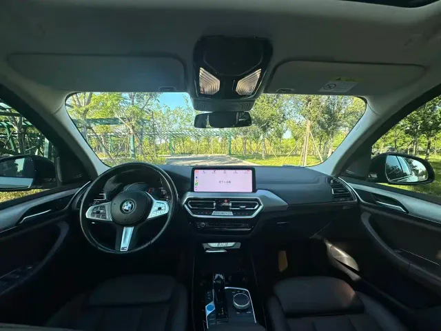 BMW iX3 — Фото автомобиля 6