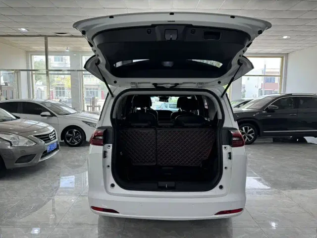 GAC Trumpchi M6 — Фото автомобиля 15