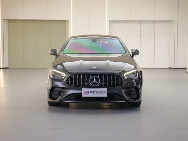 Mercedes-Benz E-Class — Фото автомобиля 3