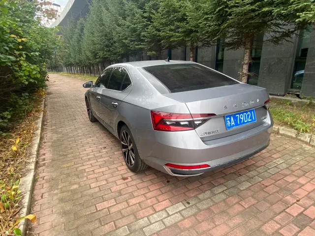 Skoda Superb — Фото автомобиля 4