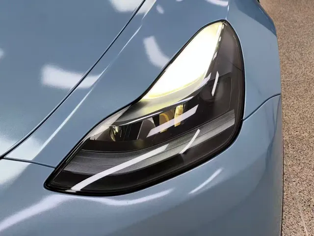 Tesla Model Y — Фото автомобиля 12