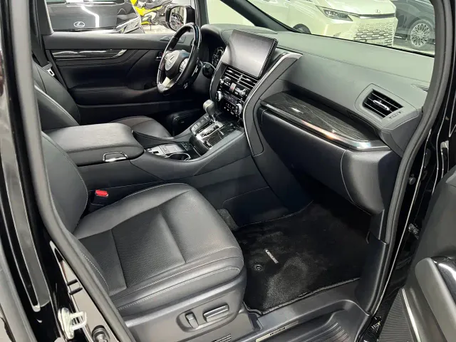 Lexus LM — Фото автомобиля 19