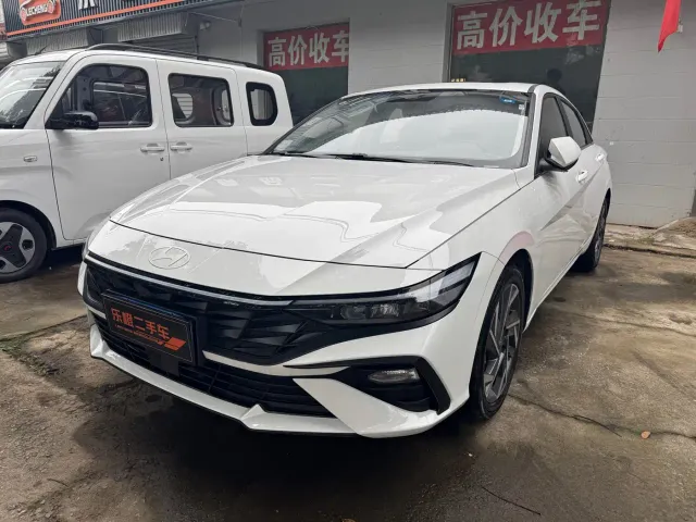 Фотография автомобиля — Hyundai Elantra