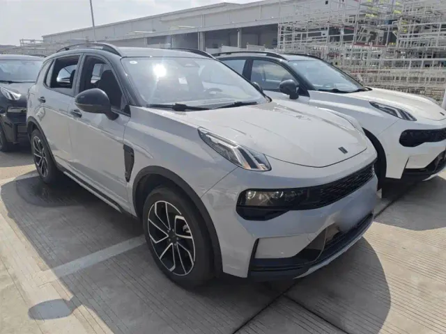 Lynk & Co 01 — Фото автомобиля 21
