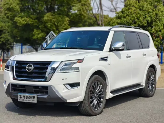Nissan Patrol — Фото автомобиля 2
