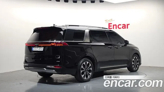 Kia Canival Carnival 4 поколение Бензин 7 мест Signature — Фото автомобиля 2
