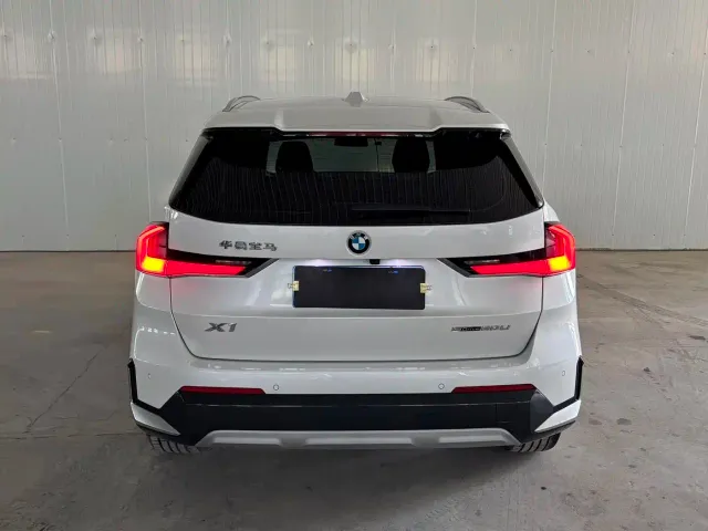 BMW X1 — Фото автомобиля 4