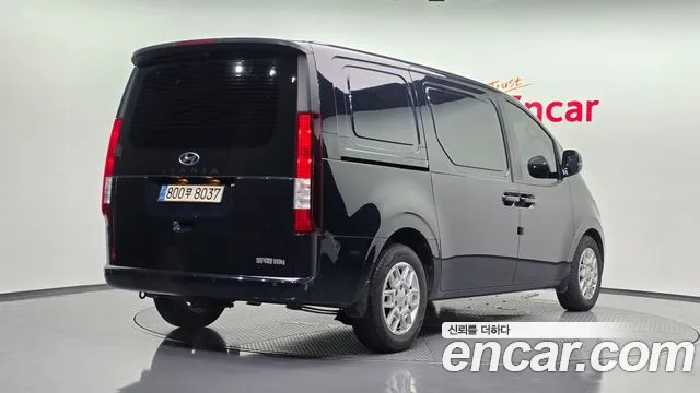 Hyundai Staria — Фото автомобиля 2