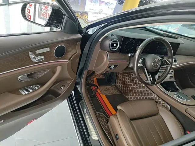 Mercedes-Benz E-Class — Фото автомобиля 15