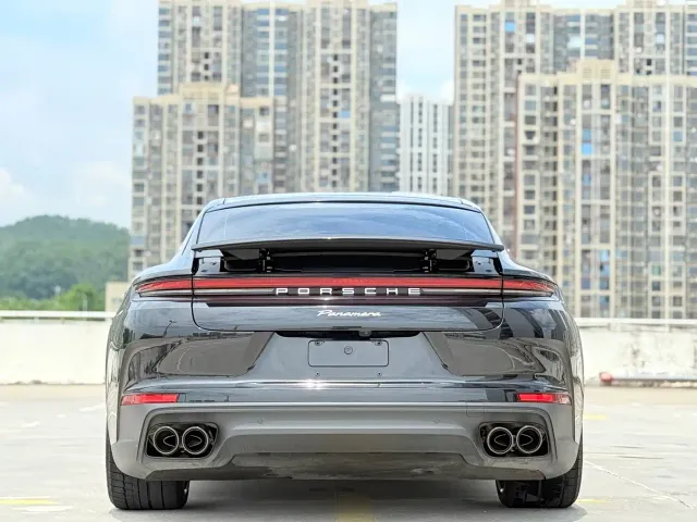 Porsche Panamera — Фото автомобиля 12