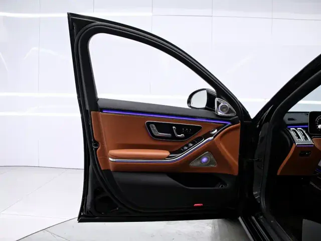 Mercedes-Benz S-Class — Фото автомобиля 12