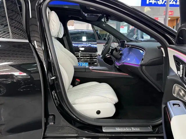 Mercedes-Benz E-Class — Фото автомобиля 11