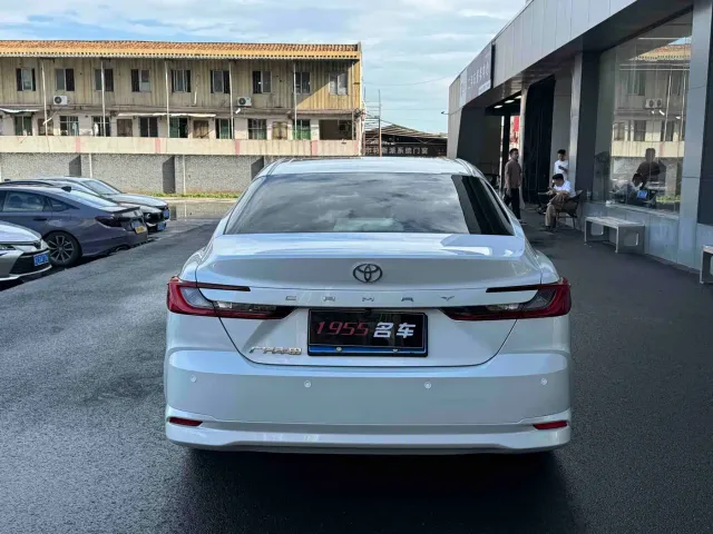 Toyota Camry — Фото автомобиля 8