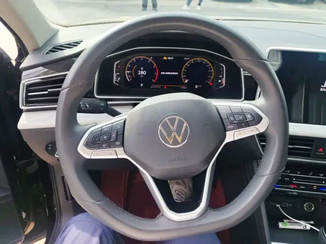 Volkswagen Tiguan L — Фото автомобиля 15