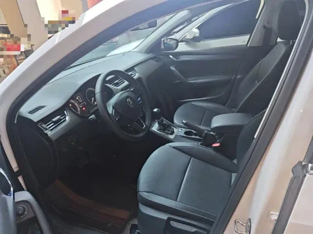 Skoda Octavia — Фото автомобиля 15