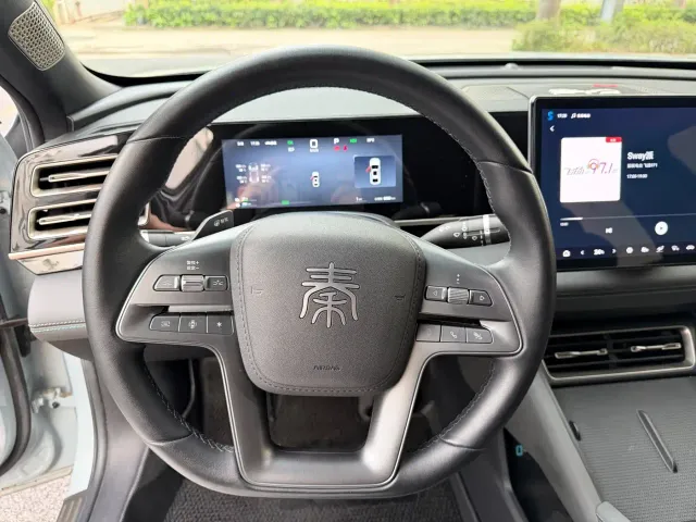 BYD Qin L — Фото автомобиля 12