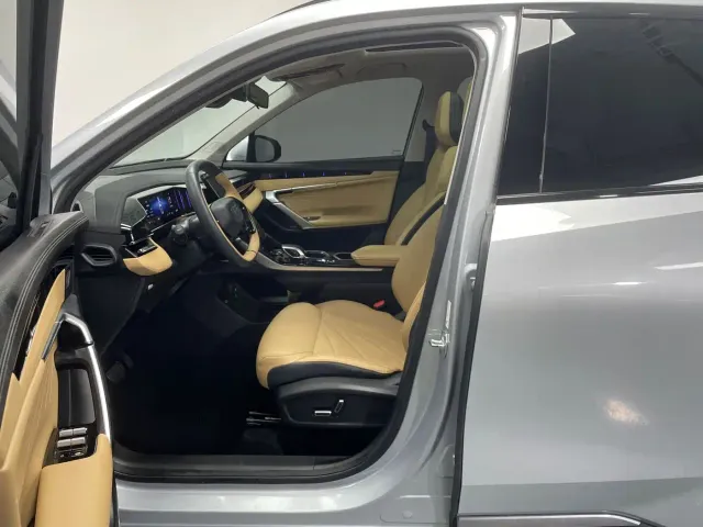 Geely Boyue L — Фото автомобиля 10